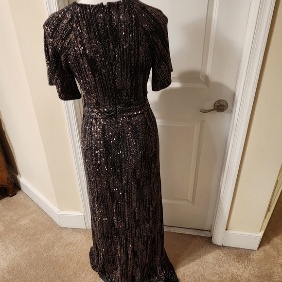H Halston size 6 maxi evening dress with slit in the front - Picture 3 of 6